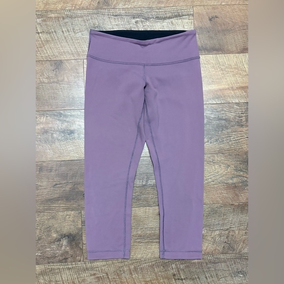 lululemon athletica Pants - Lululemon Wunder Under Purple Cropped Leggings Size 6